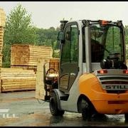 STILL Gabelstapler RX 70 - Holz und Regen