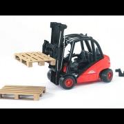 Bruder Toys Linde H30D Fork Lift with Pallets #02511